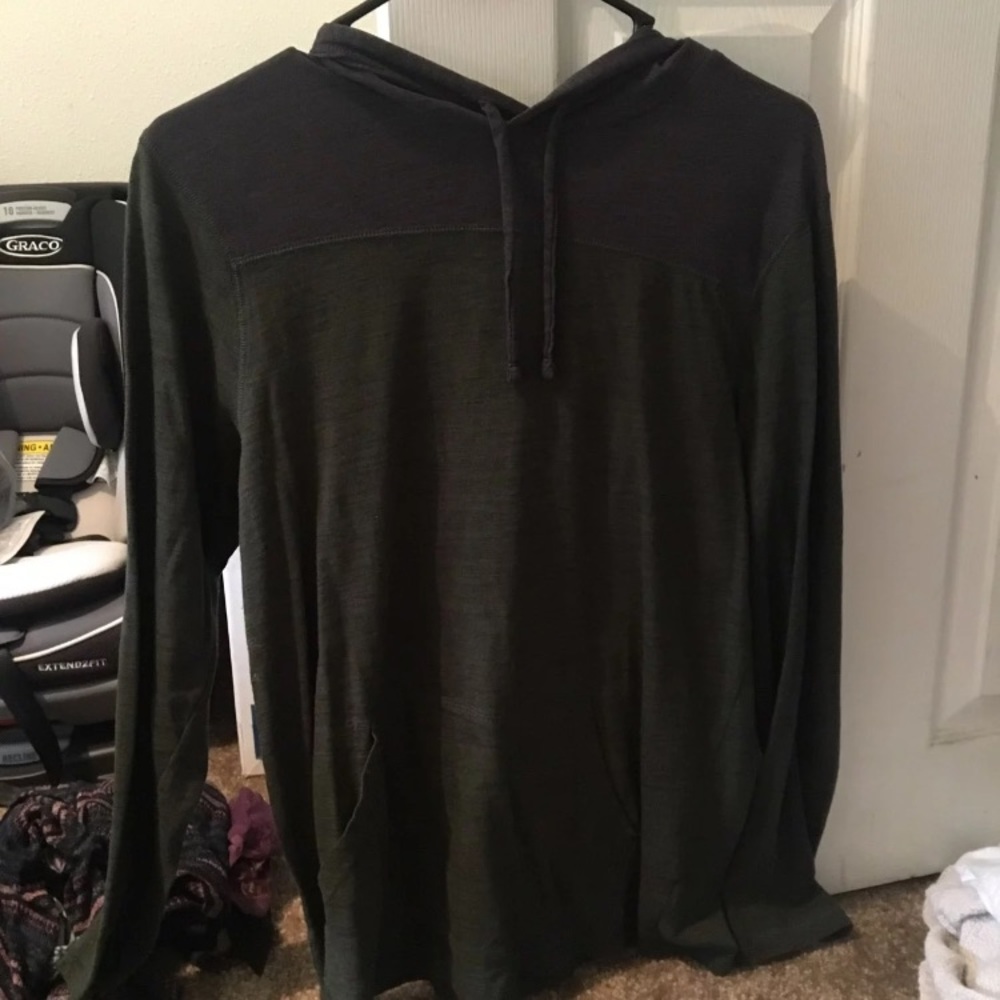 Men’s pull over hoodie